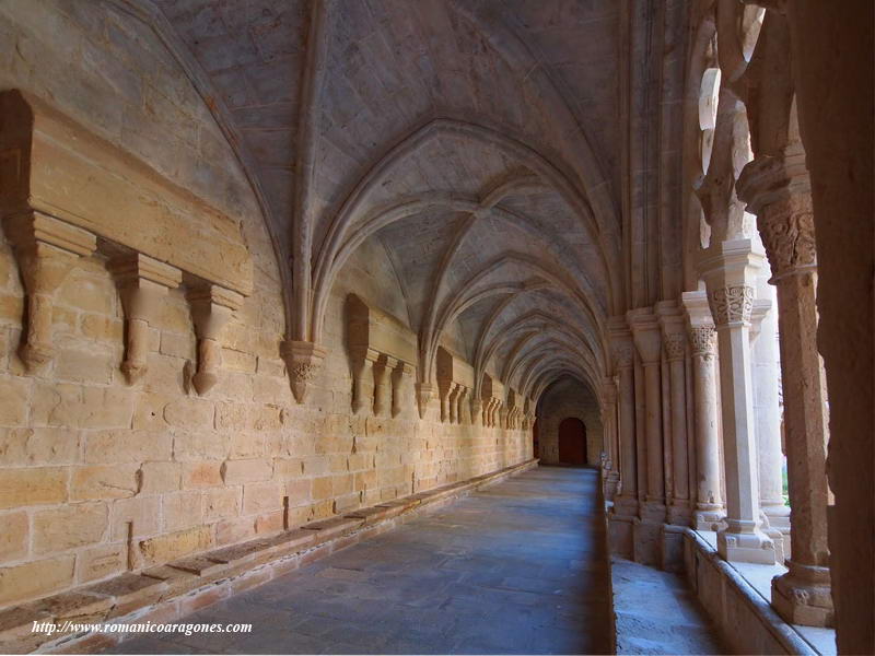 DETALLE DEL CLAUSTRO